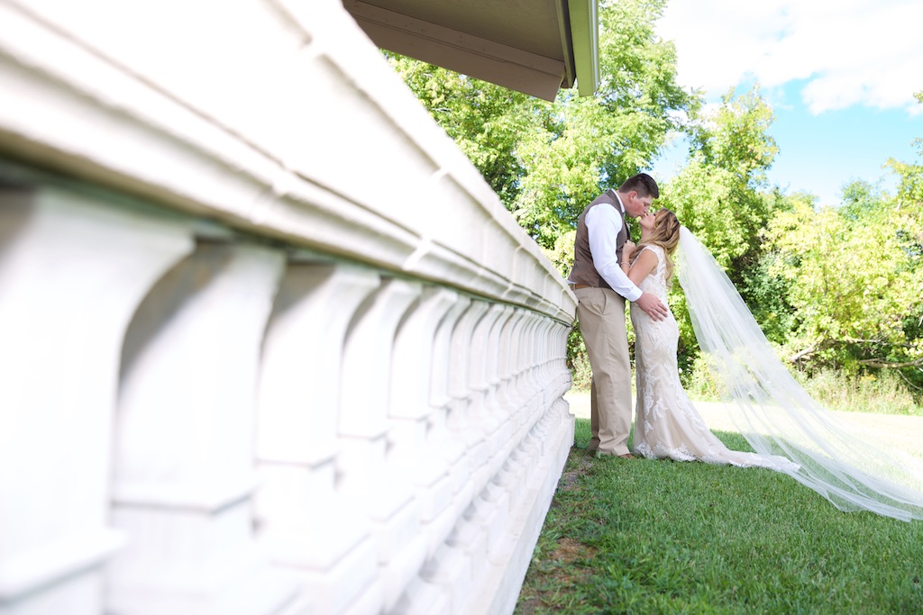 Chantelle Marie Lakehouse Auburn Wedding Photography 107.jpg