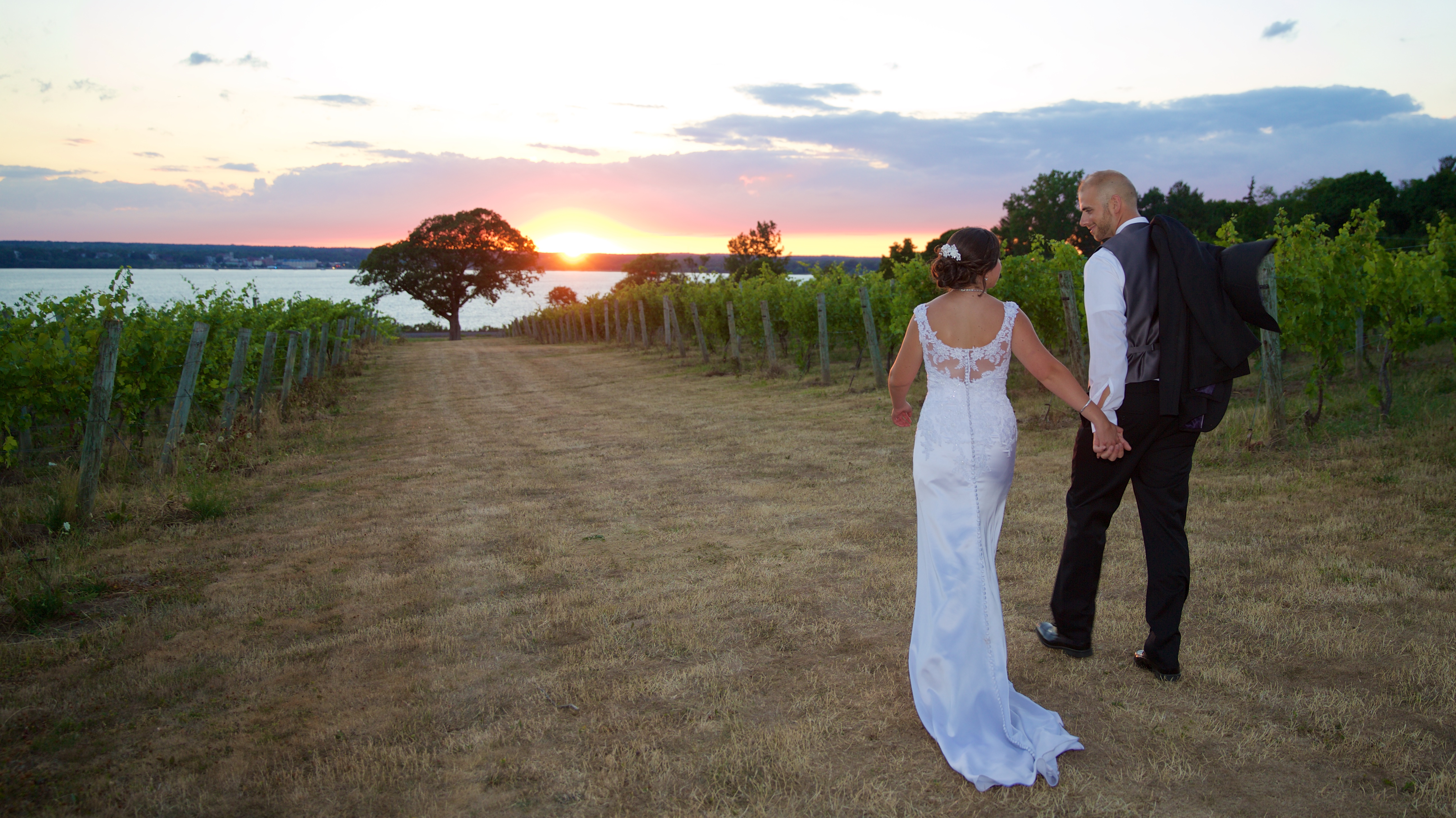 Ventosa Vineyards Finger Lakes Wedding Photographer B.Fotographic 092